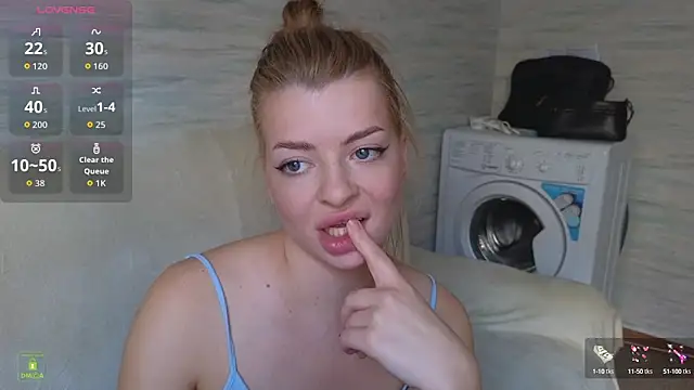 RinaBlondie online show from September 2025 02:23:02 PM