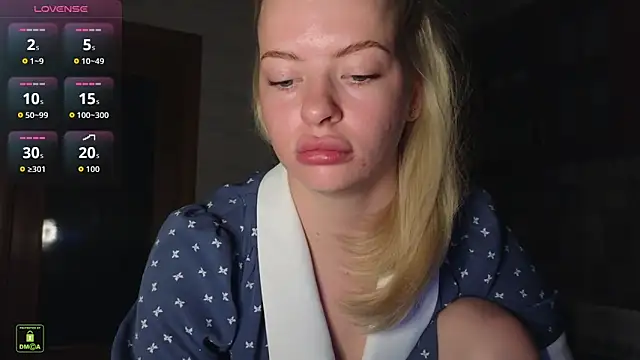 Snapshot of RinaBlondie chatting on January 2026 05:24:02 AM RinaBlondie online show from January 2026 05:24:02 AM