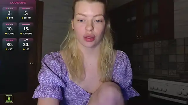 Snapshot of RinaBlondie chatting on February 2026 09:46:02 PM RinaBlondie online show from February 2026 09:46:02 PM