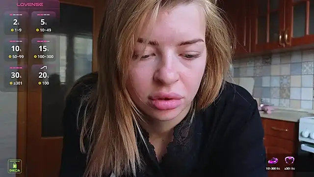 RinaBlondie online show from September 2025 12:44:02 PM