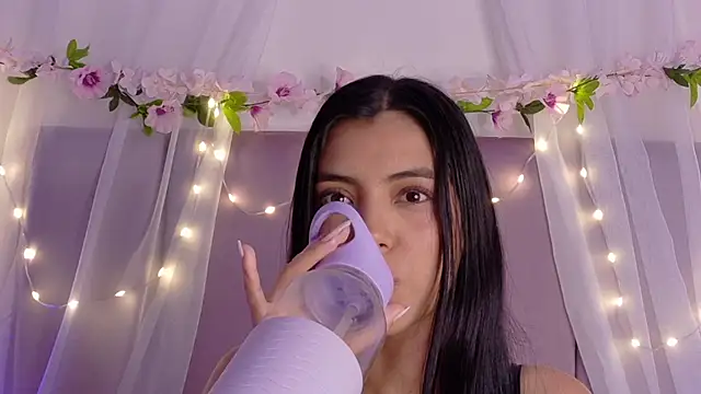 Julie Bennet online show from April 2026 05:15:01 AM