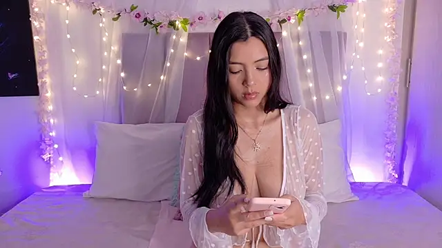 Julie Bennet online show from April 2026 02:56:01 AM