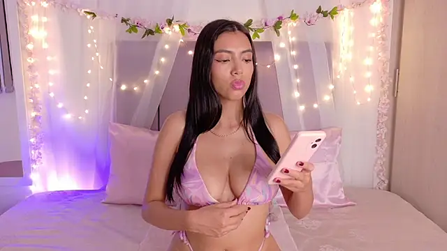 Julie Bennet online show from January 2026 12:15:02 AM