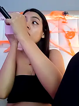 Julie Bennet online show from October 2025 03:29:01 AM