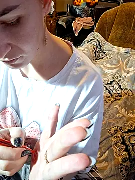  Kitti  online show from December 2025 10:03:02 AM