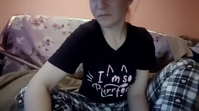  Kitti  online show from December 2025 01:49:01 PM