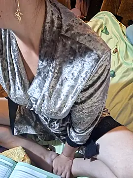  Kitti  online show from September 2025 02:04:01 PM