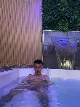 Snapshot of andy_dwels777 chatting on February 2025 09:15:02 PM andy dwels777 online show from February 2025 09:15:02 PM