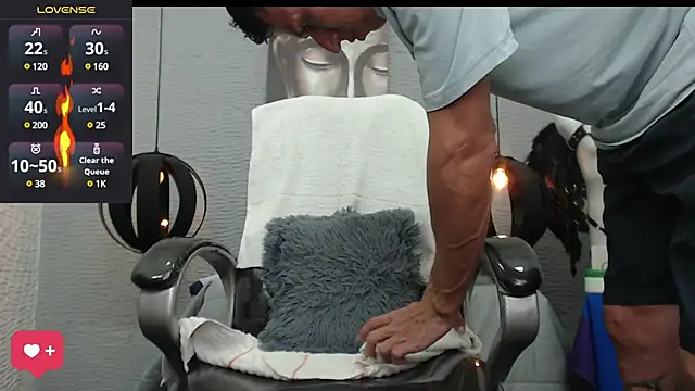 Snapshot of andy_dwels777 chatting on February 2025 10:42:01 PM andy dwels777 online show from February 2025 10:42:01 PM