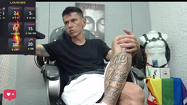 Snapshot of andy_dwels777 chatting on February 2025 10:47:01 PM andy dwels777 online show from February 2025 10:47:01 PM