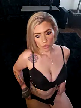 Snapshot of ellieconradxo chatting on October 2025 05:02:02 PM ellieconradxo online show from October 2025 05:02:02 PM