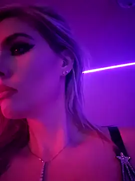 Snapshot of ellieconradxo chatting on December 2024 03:27:02 AM ellieconradxo online show from December 2024 03:27:02 AM