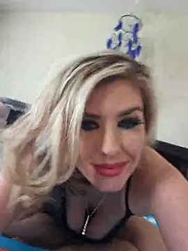 Snapshot of ellieconradxo chatting on March 2025 08:48:01 PM ellieconradxo online show from March 2025 08:48:01 PM