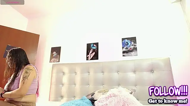 horny-juliette online show from April 2026 03:24:02 PM