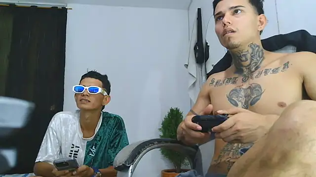 Skartoliver online show from October 2025 09:15:01 PM
