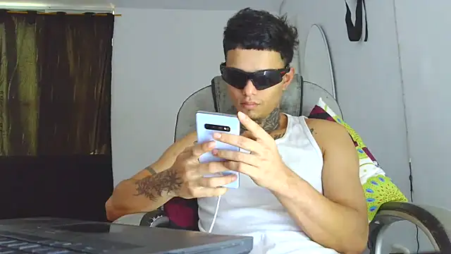 Skartoliver online show from October 2025 02:18:01 PM