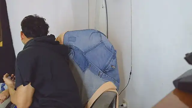 Skartoliver online show from October 2025 12:59:01 PM