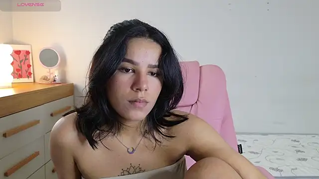 Snapshot of ninapego chatting on November 2025 09:35:02 AM ninapego online show from November 2025 09:35:02 AM