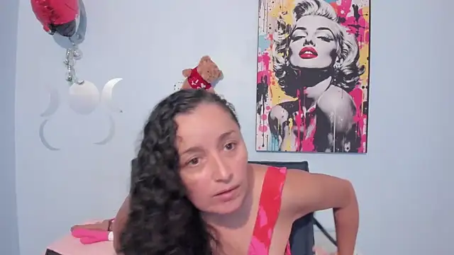 Snapshot of _luna__sweet_ chatting on September 2025 06:18:02 PM luna sweet online show from September 2025 06:18:02 PM