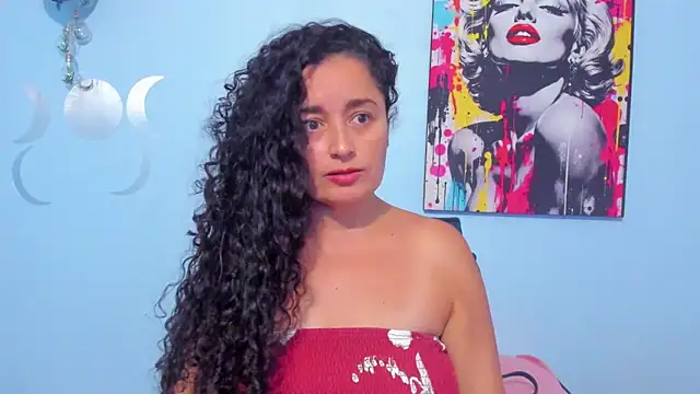 Snapshot of _luna__sweet_ chatting on October 2025 08:31:02 PM luna sweet online show from October 2025 08:31:02 PM