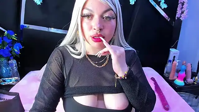 Snapshot of Cocoo_Nuth chatting on November 2025 02:59:01 AM Cocoo Nuth online show from November 2025 02:59:01 AM