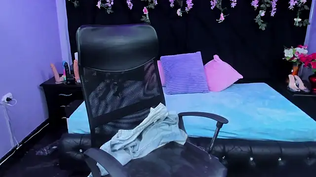 Snapshot of Cocoo_Nuth chatting on November 2025 02:23:02 AM Cocoo Nuth online show from November 2025 02:23:02 AM