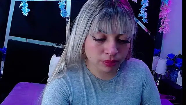 Snapshot of Cocoo_Nuth chatting on February 2025 03:23:02 AM Cocoo Nuth online show from February 2025 03:23:02 AM