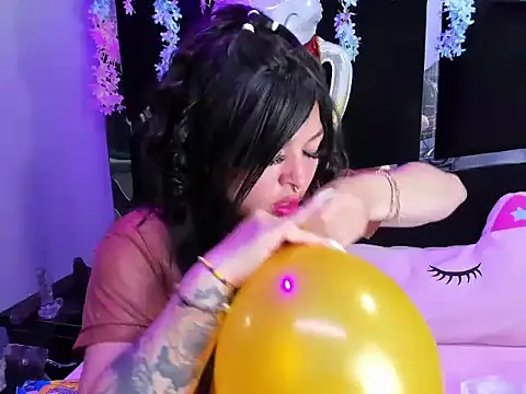 Snapshot of Cocoo_Nuth chatting on September 2025 03:24:01 AM Cocoo Nuth online show from September 2025 03:24:01 AM