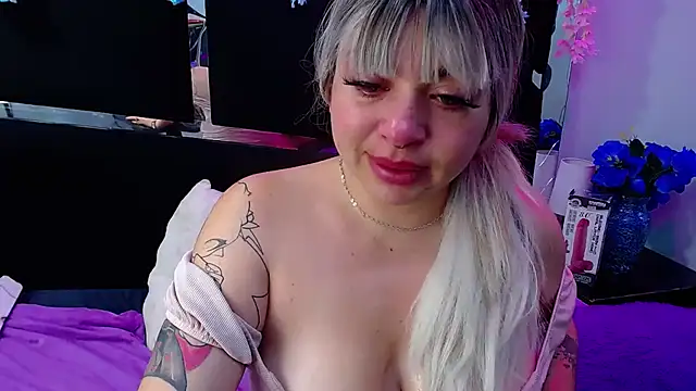 Snapshot of Cocoo_Nuth chatting on February 2025 07:02:01 AM Cocoo Nuth online show from February 2025 07:02:01 AM