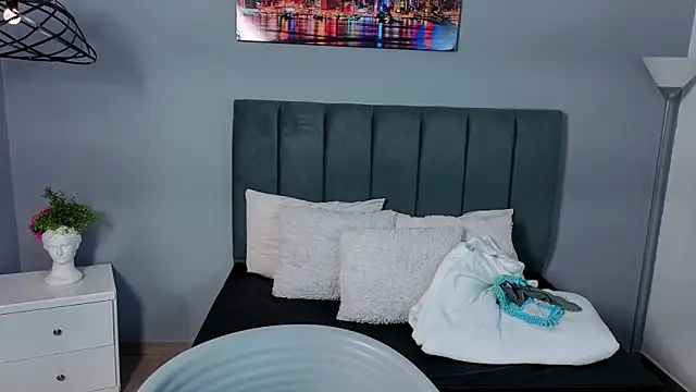 Alli cooper online show from May 2026 01:36:01 PM