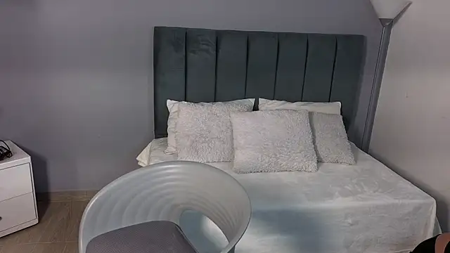 Snapshot of Alli_cooper chatting on April 2026 01:16:02 PM Alli cooper online show from April 2026 01:16:02 PM