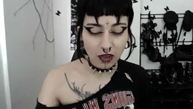 n0sferatus   online show from November 2025 06:00:01 PM