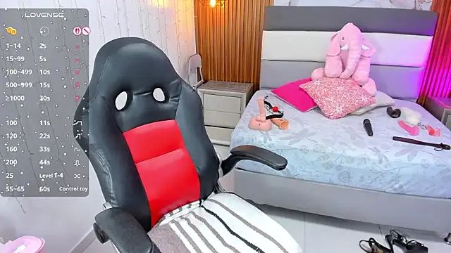 CATIAJONES online show from March 2026 04:25:01 PM