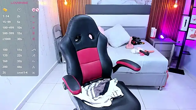 CATIAJONES online show from October 2025 04:41:02 PM