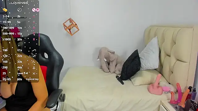 CATIAJONES online show from February 2026 06:48:02 PM