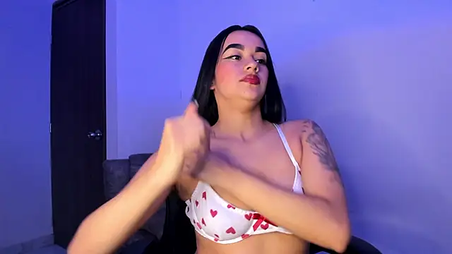 Snapshot of Julieth_Stoone chatting on December 2024 03:47:02 AM Julieth Stoone online show from December 2024 03:47:02 AM