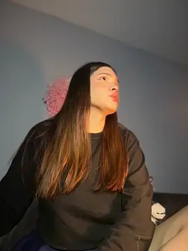 Snapshot of Zeli_66 chatting on December 2025 03:55:02 AM Zeli 66 online show from December 2025 03:55:02 AM