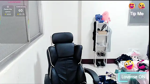 aFanny online show from February 2026 02:17:01 PM