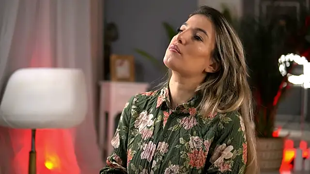 KellyMathews online show from November 2025 03:18:01 AM