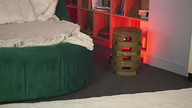KellyMathews online show from May 2026 02:04:02 AM