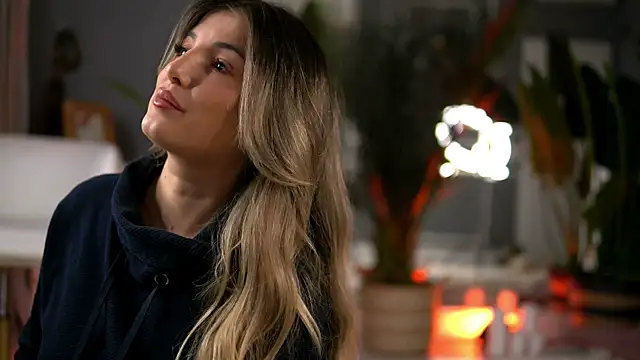 KellyMathews online show from December 2025 11:53:01 PM