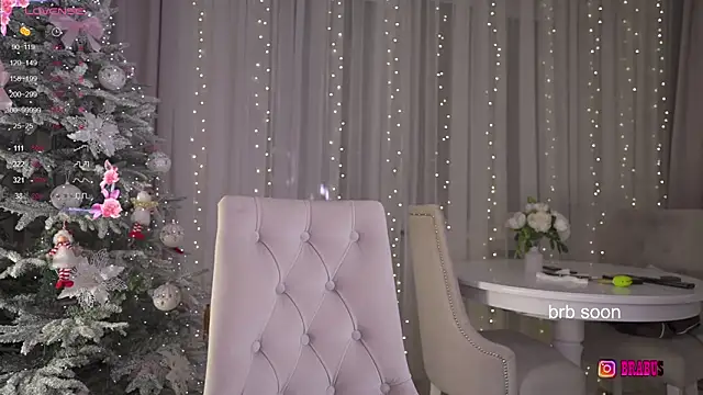 Snapshot of _Moon__Shine_ chatting on January 2026 12:25:01 AM Moon Shine online show from January 2026 12:25:01 AM