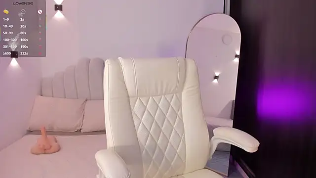 AmberLewis  online show from April 2026 10:46:02 PM