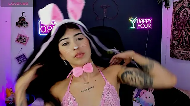 chaymae nah  online show from April 2026 03:13:01 AM