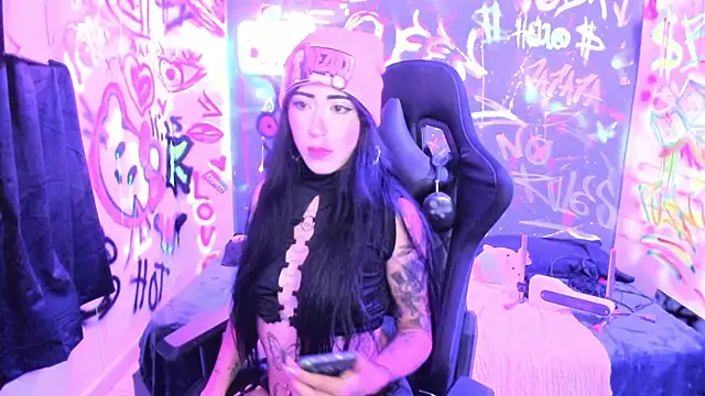 chaymae nah  online show from April 2026 03:11:02 AM