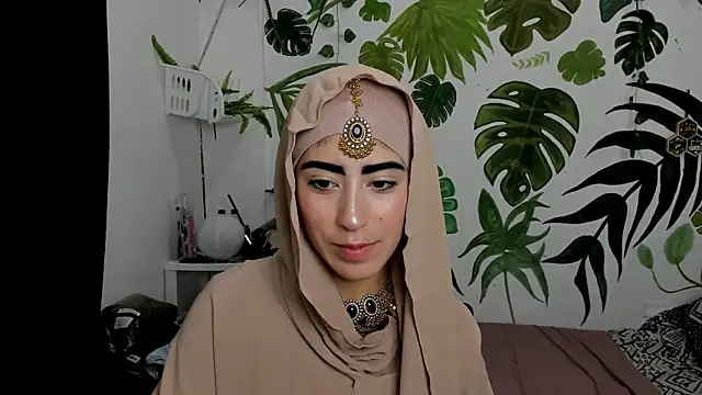 chaymae nah  online show from November 2025 04:13:01 AM