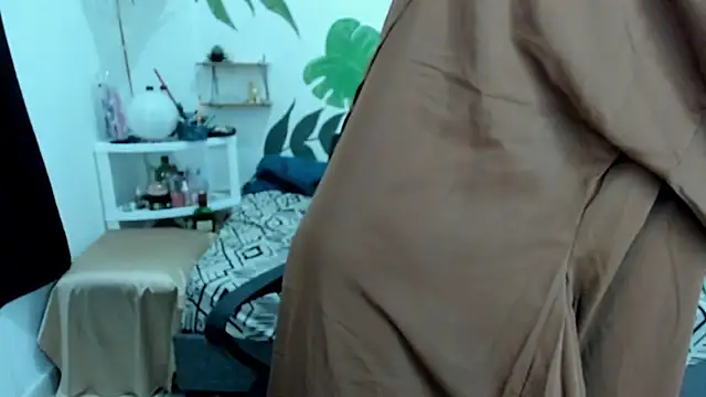 chaymae nah  online show from December 2025 05:20:02 AM