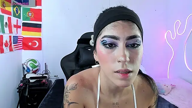 chaymae nah  online show from June 2026 12:52:02 AM