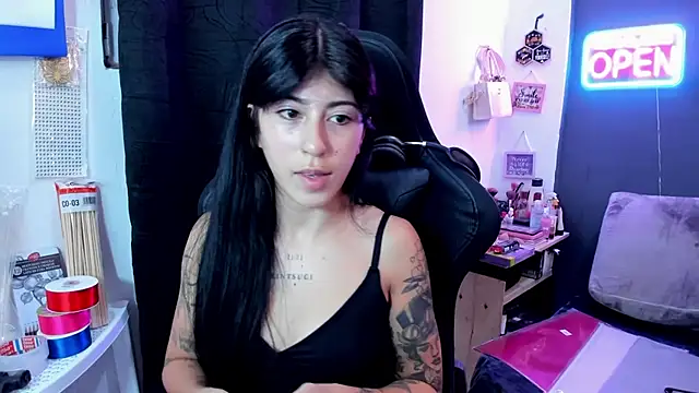 chaymae nah  online show from April 2026 01:56:02 AM