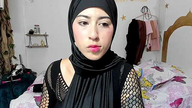chaymae nah  online show from September 2025 10:48:02 PM
